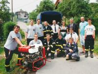 Společné foto křivských a malolhotských hasičů u příležitosti 70. výročí založení SDH Malá Lhota dne 22.6.2013.