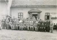 Slavnostní výroční členská schůze u příležitosti oslav 30. výročí založení požárního sboru v 1954 na „Drážkách“.